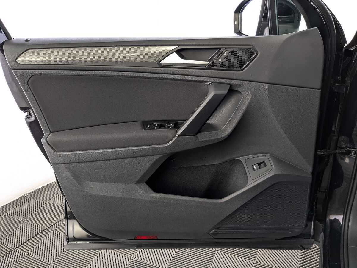 Купить Volkswagen Tiguan с пробегом. Фото: #17