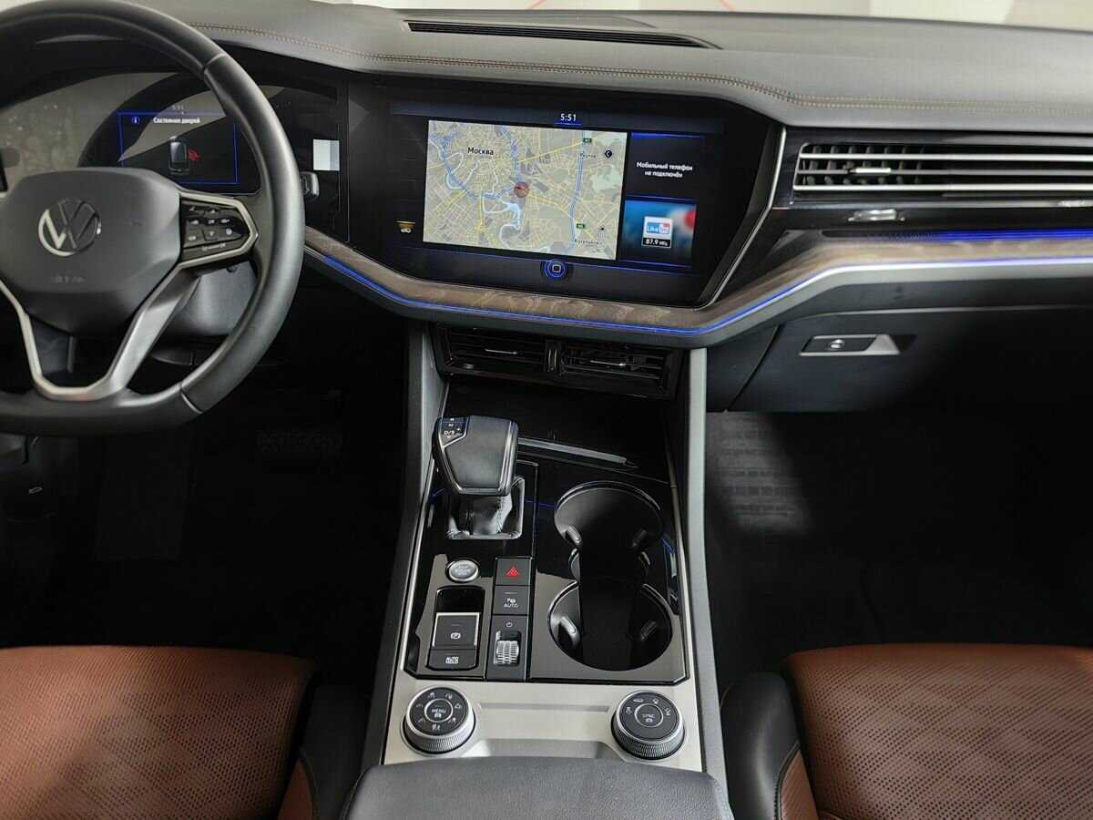 Купить Volkswagen Touareg с пробегом. Фото: #10