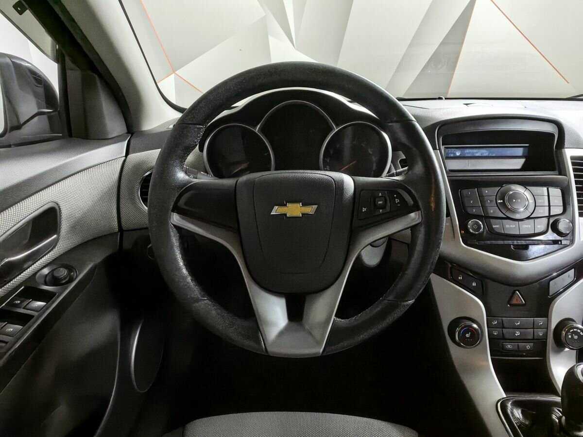 Купить Chevrolet Cruze с пробегом. Фото: #14