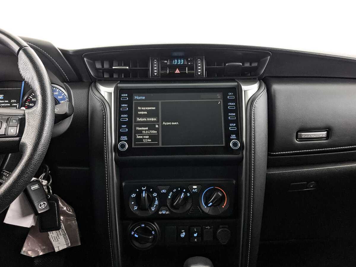 Купить Toyota Fortuner с пробегом. Фото: #12