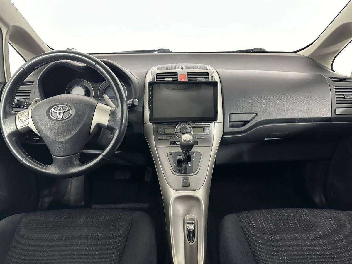 Купить Toyota Auris с пробегом. Фото: #6