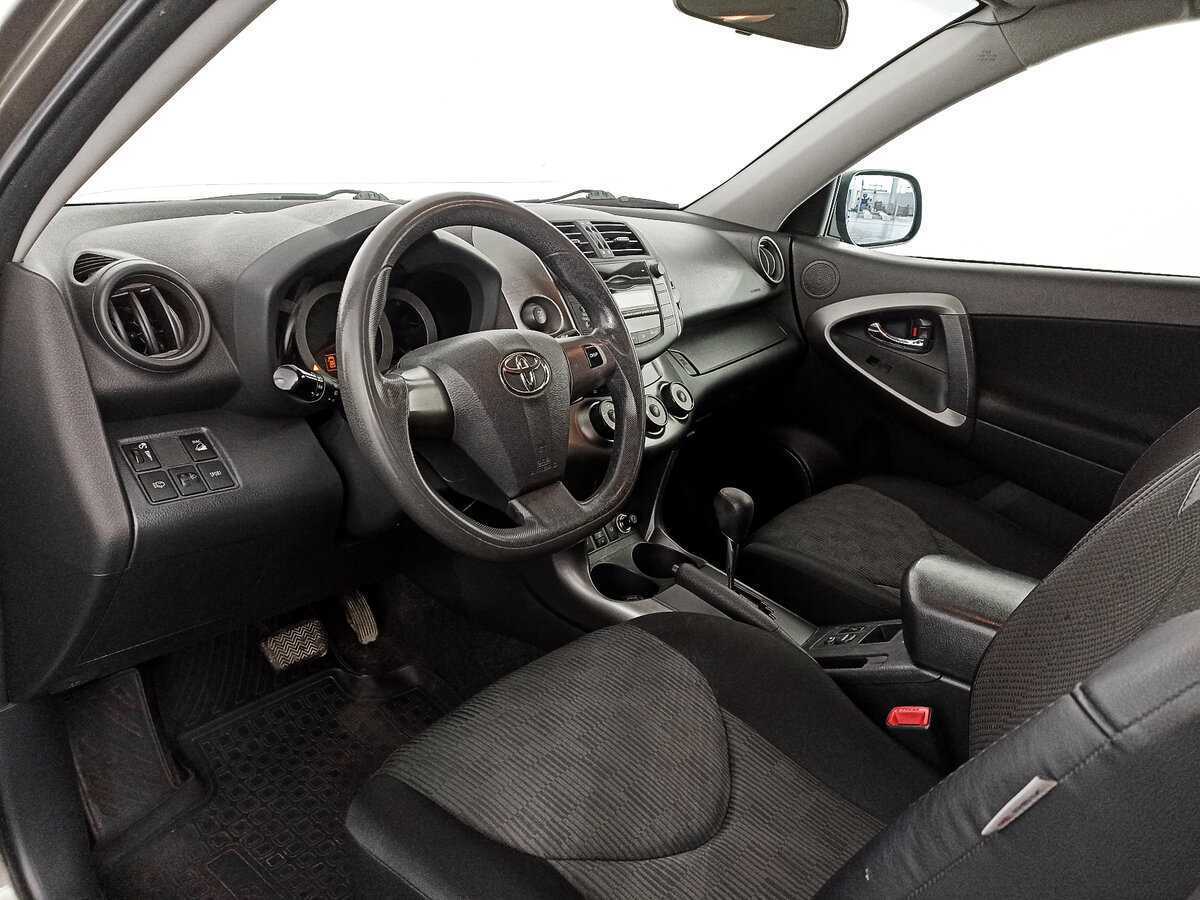 Купить Toyota RAV4 с пробегом. Фото: #13
