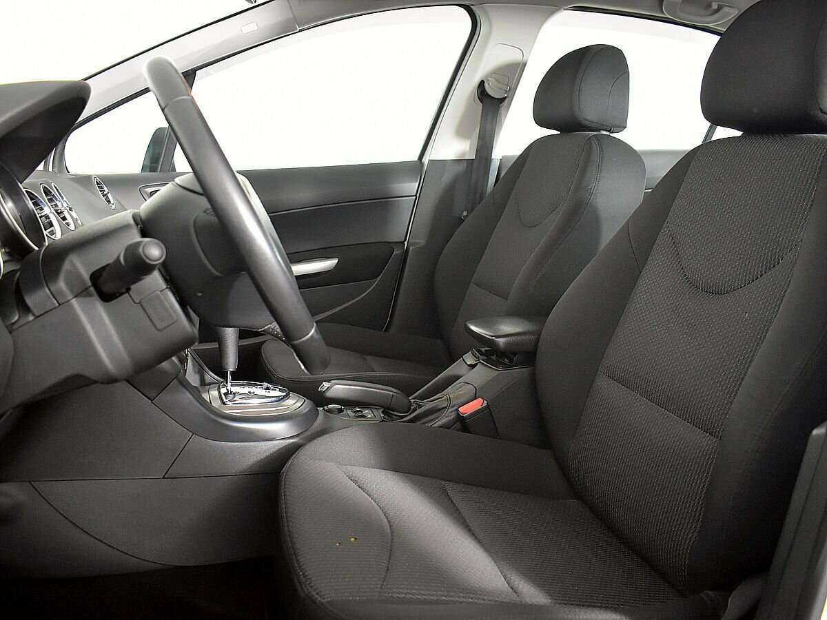 Купить Peugeot 408 с пробегом. Фото: #7