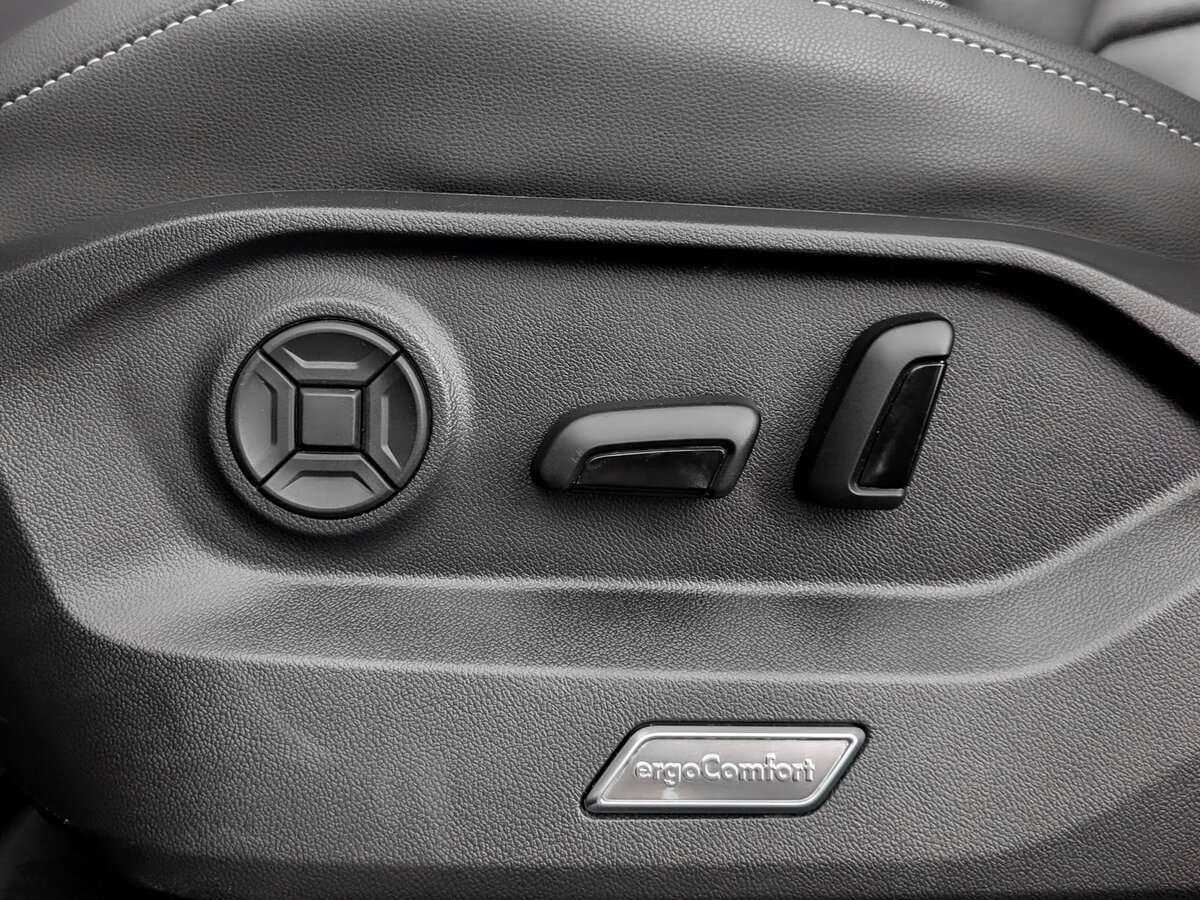 Купить Volkswagen Touareg с пробегом. Фото: #20