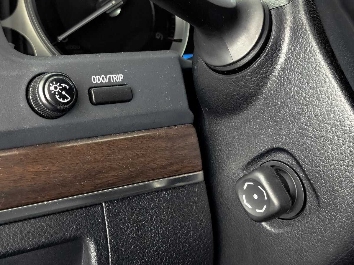 Купить Toyota Land Cruiser с пробегом. Фото: #26