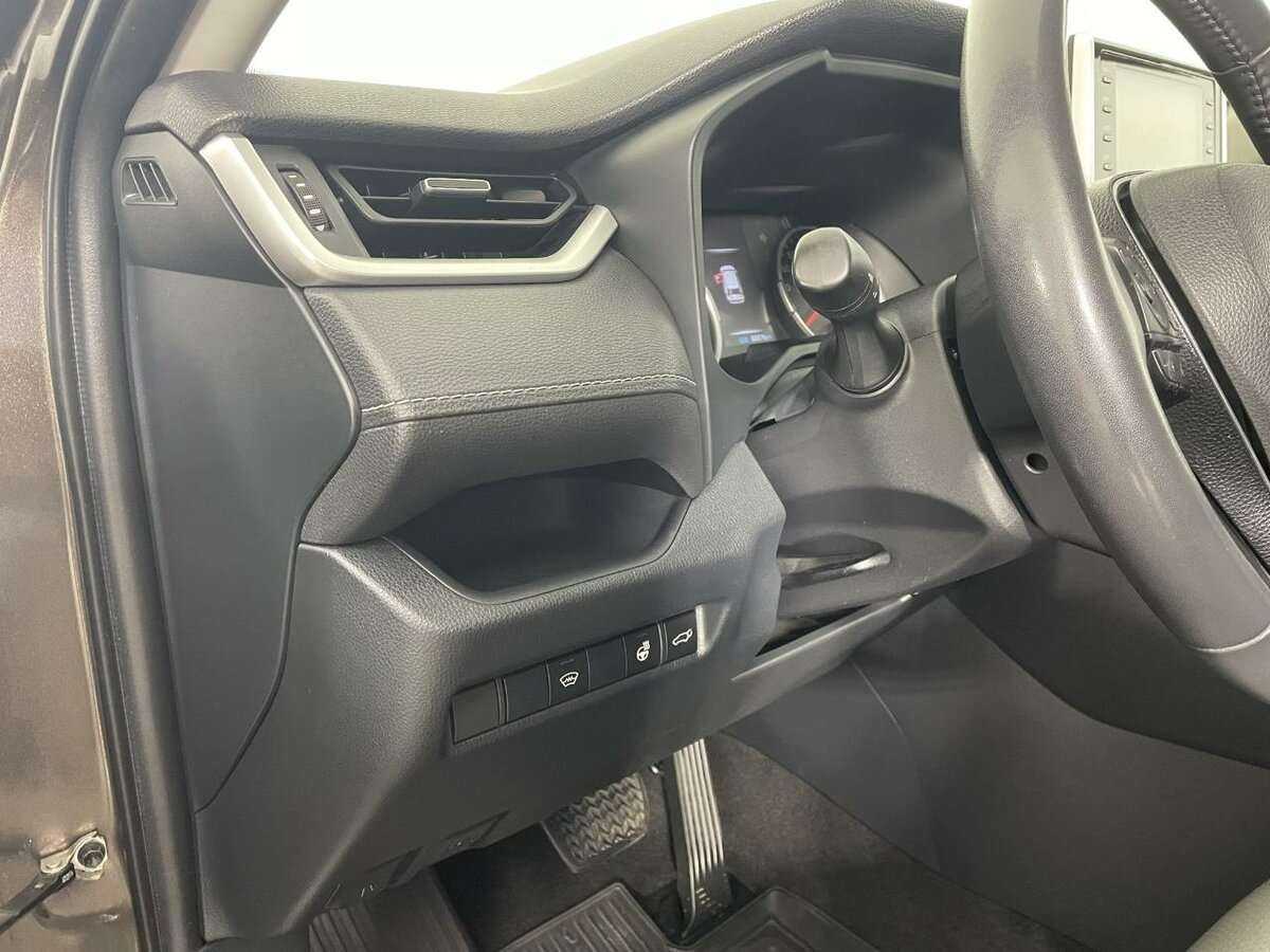 Купить Toyota RAV4 с пробегом. Фото: #7