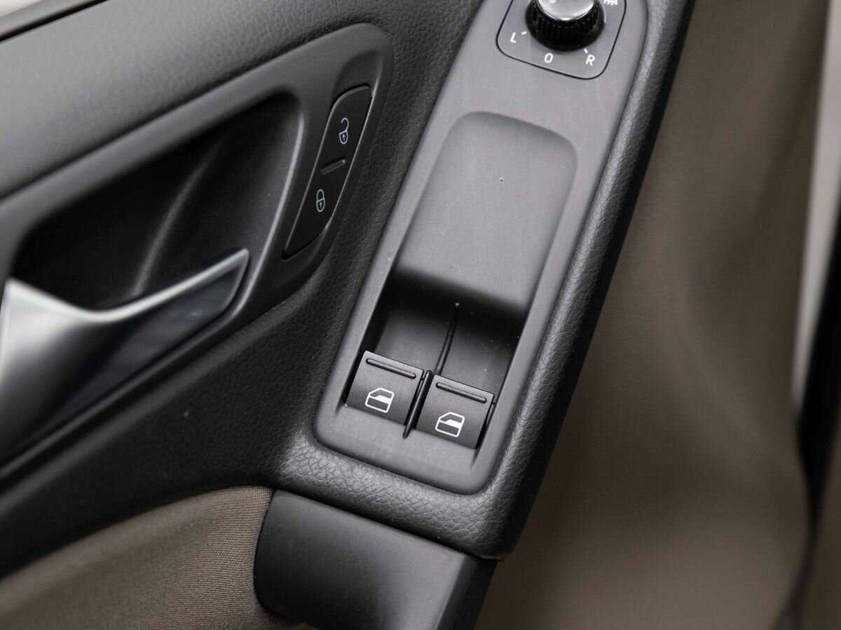 Купить Volkswagen Golf с пробегом. Фото: #15