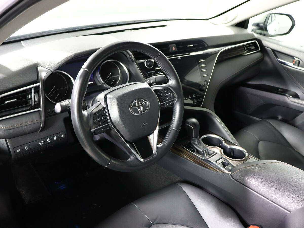 Купить Toyota Camry с пробегом. Фото: #9