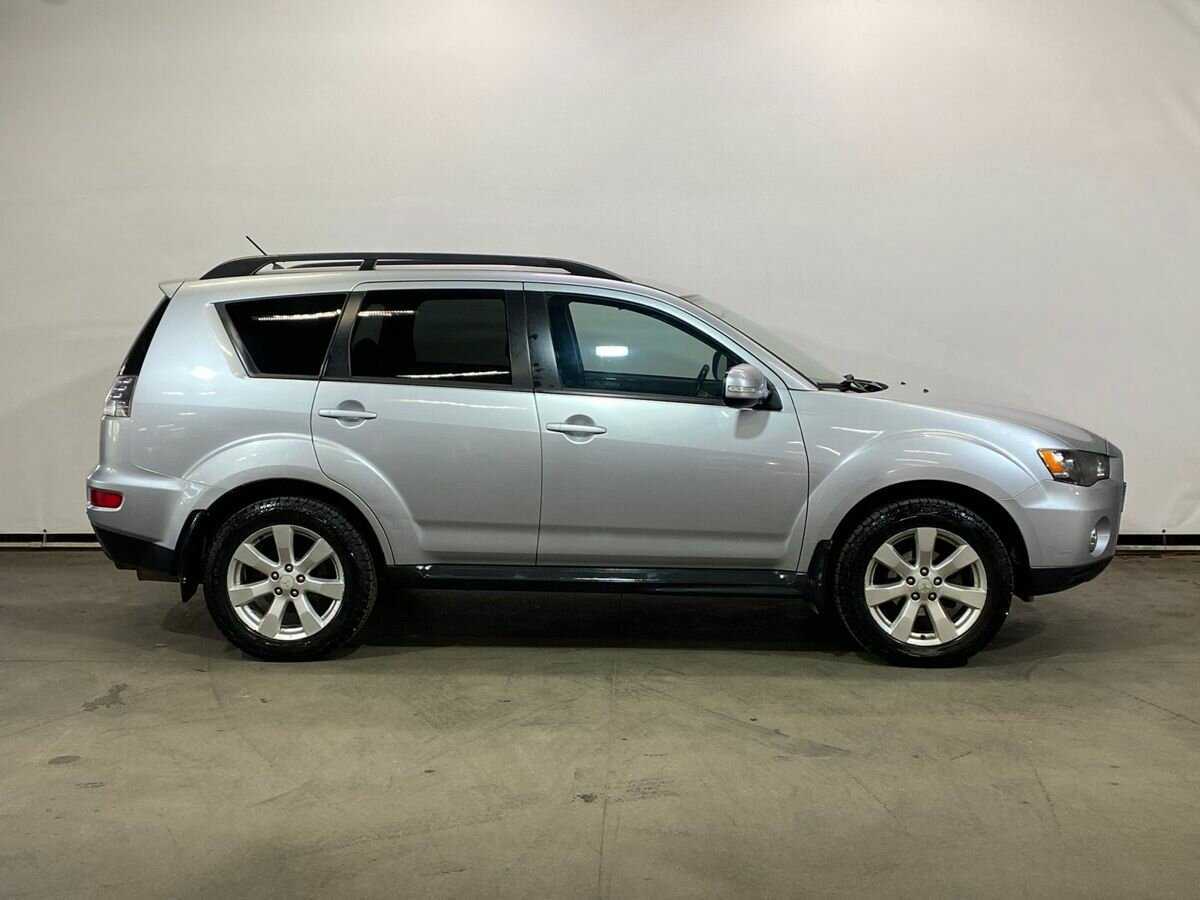 Купить Mitsubishi Outlander с пробегом. Фото: #4