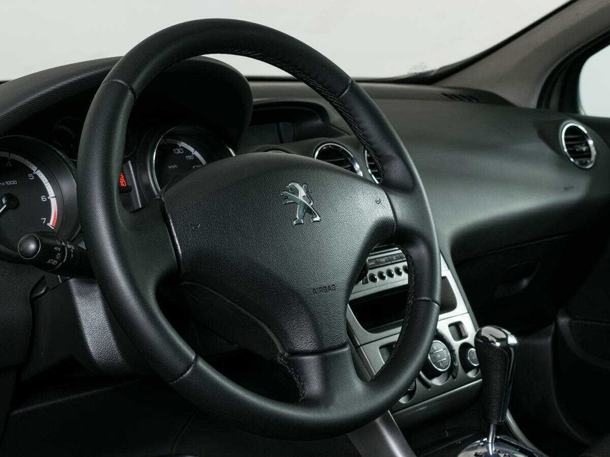 Купить Peugeot 308 с пробегом. Фото: #10
