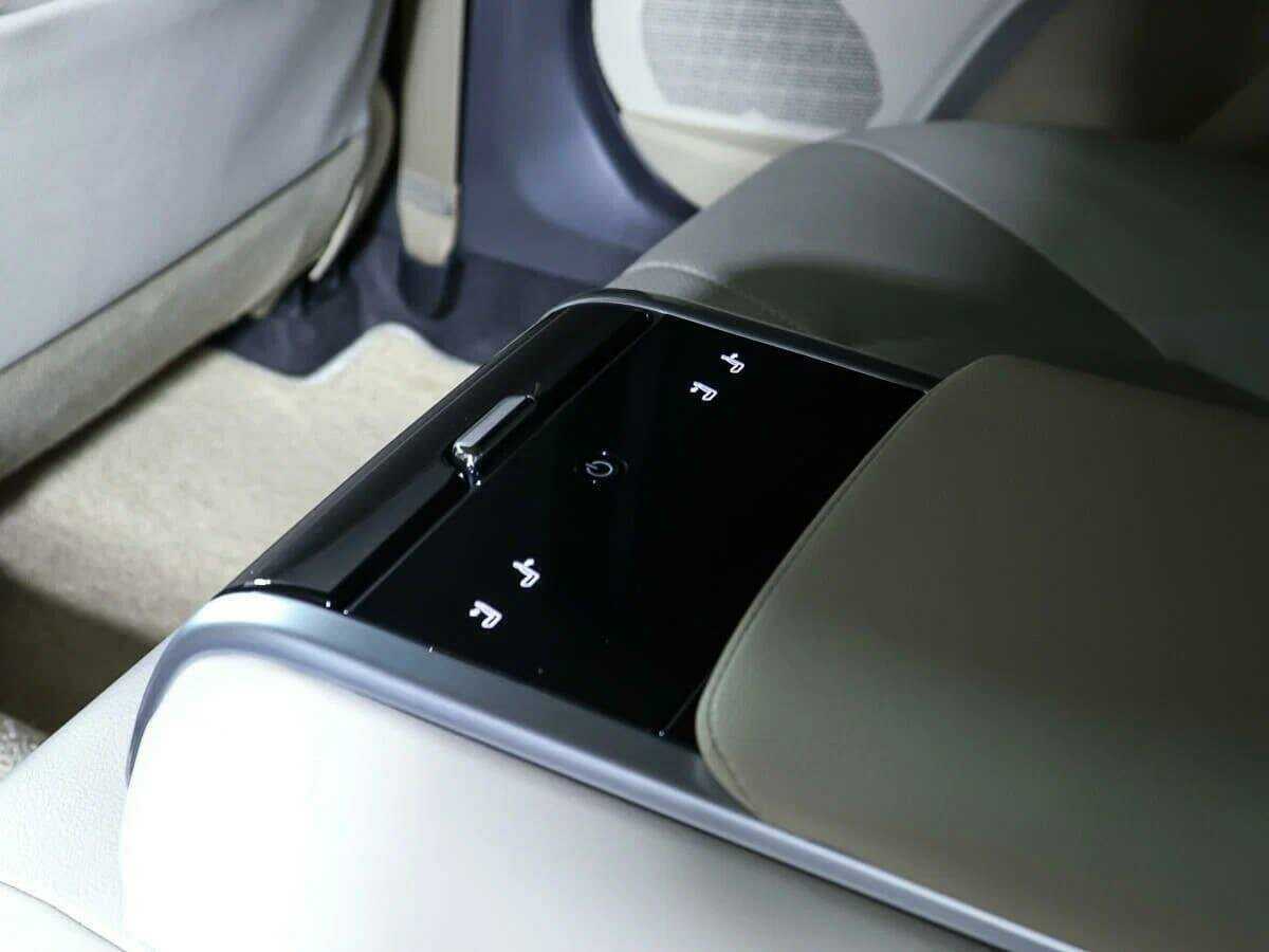 Купить Toyota Camry с пробегом. Фото: #19