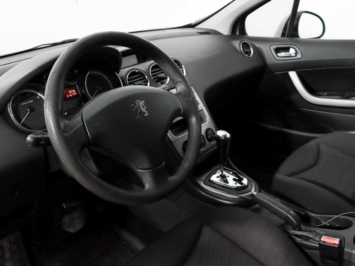 Купить Peugeot 308 с пробегом. Фото: #7