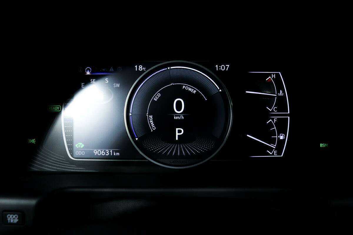Купить Lexus ES с пробегом. Фото: #9