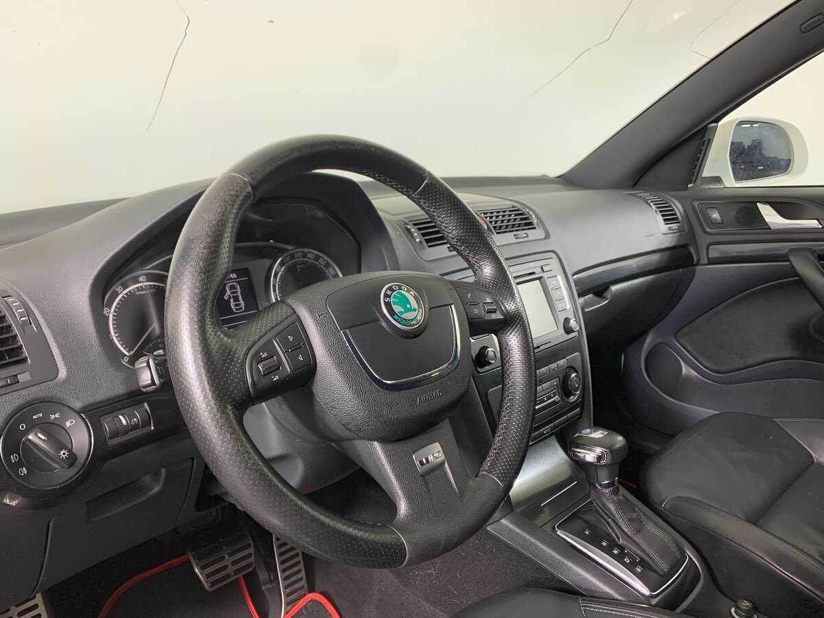 Купить Skoda Octavia RS с пробегом. Фото: #10