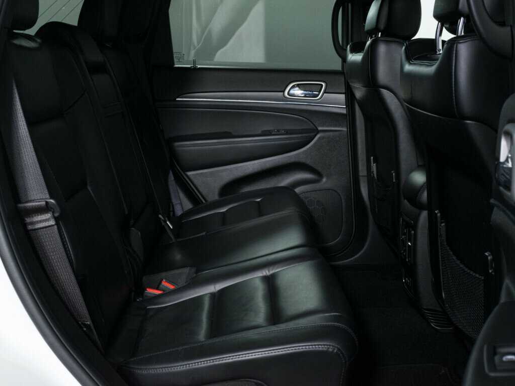 Купить Jeep Grand Cherokee с пробегом. Фото: #10