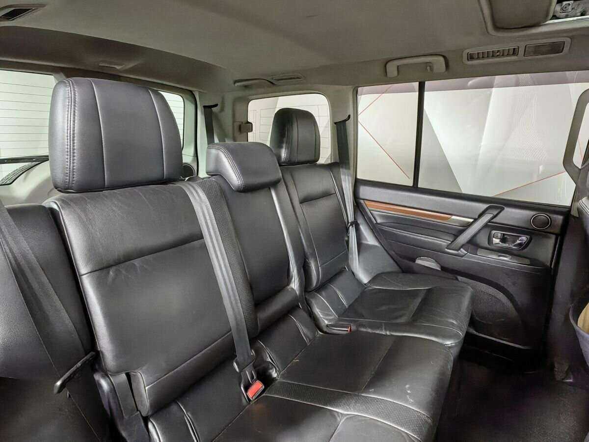 Купить Mitsubishi Pajero с пробегом. Фото: #11