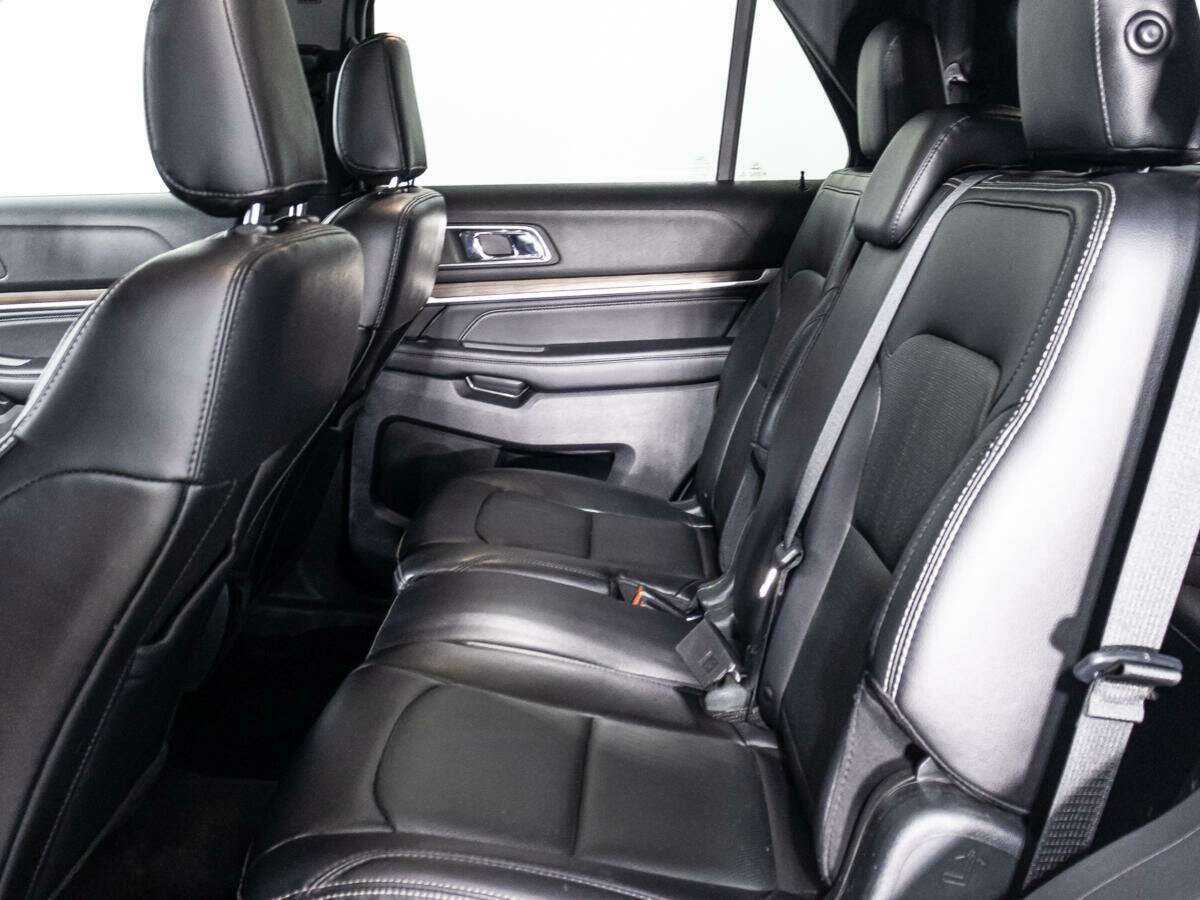 Купить Ford Explorer с пробегом. Фото: #7