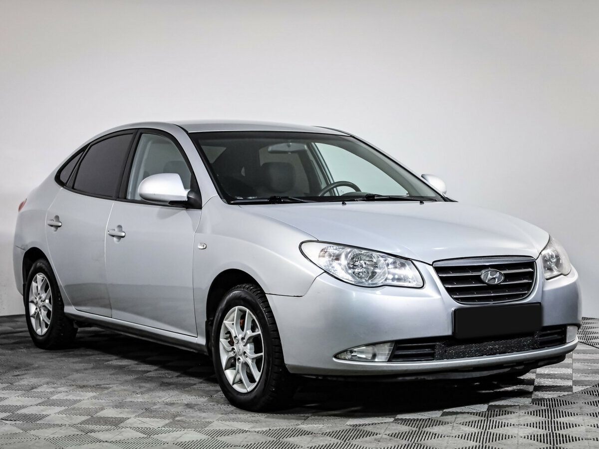 Купить Hyundai Elantra с пробегом. Фото: #2