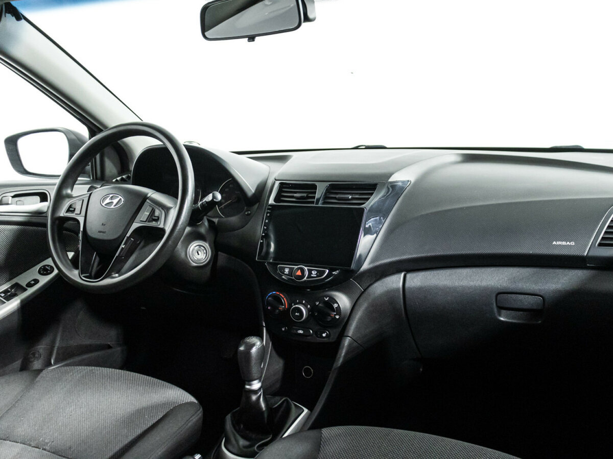 Купить Hyundai Solaris с пробегом. Фото: #8