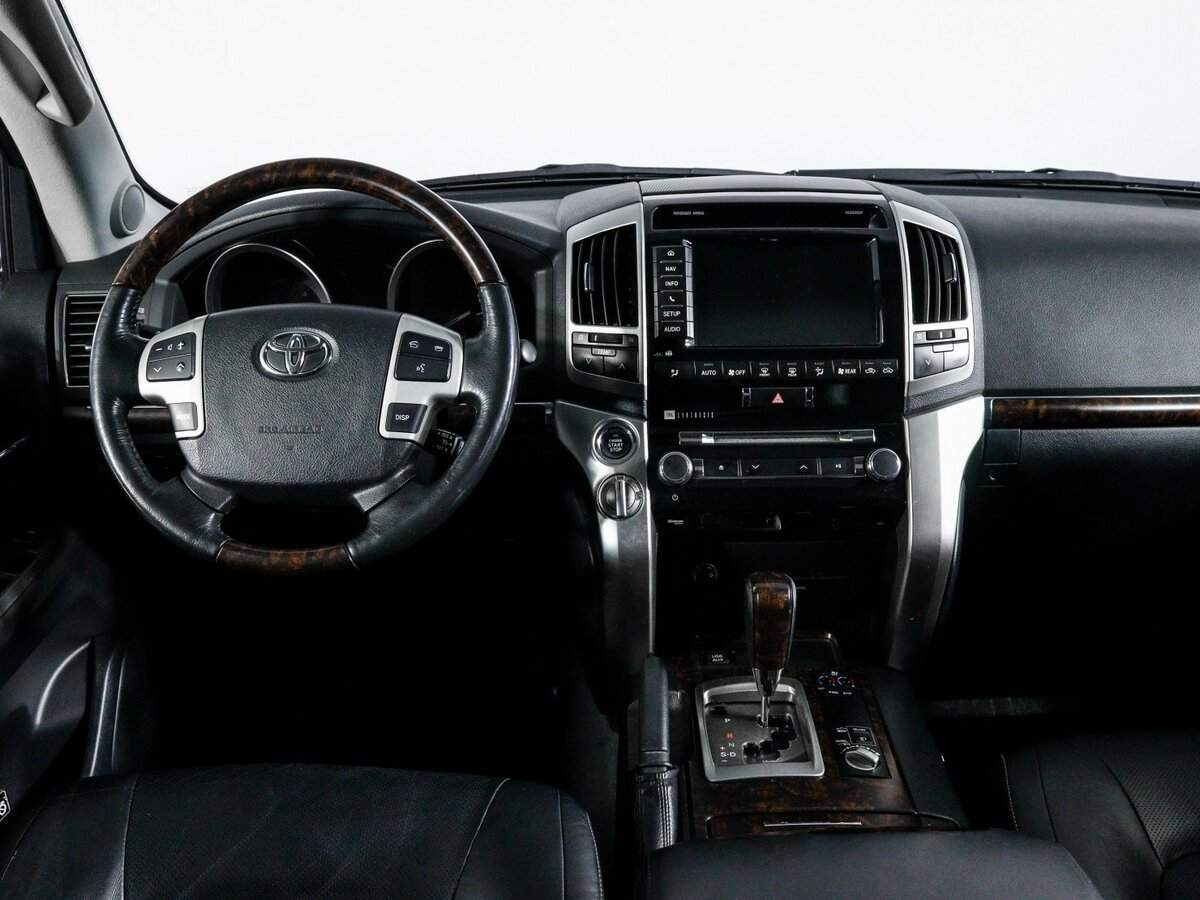Купить Toyota Land Cruiser с пробегом. Фото: #11