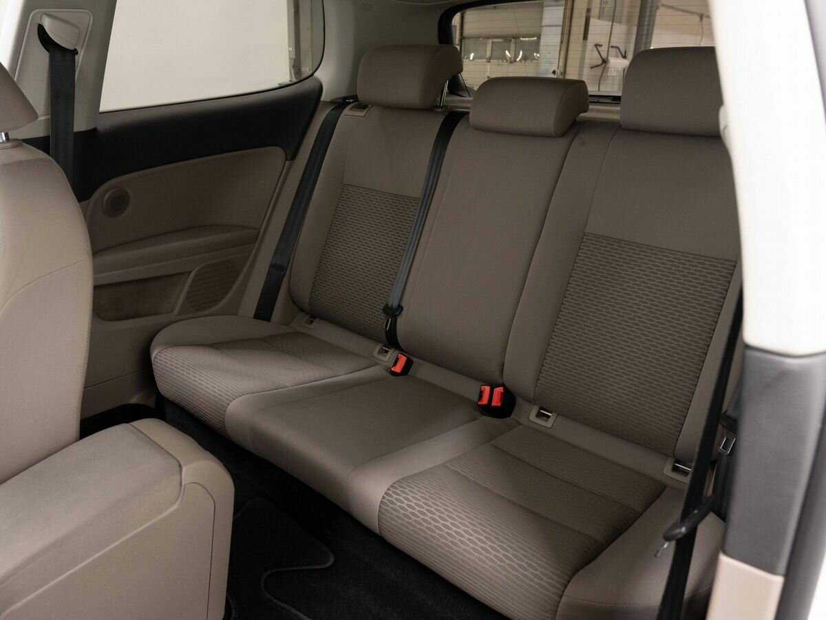 Купить Volkswagen Golf с пробегом. Фото: #9