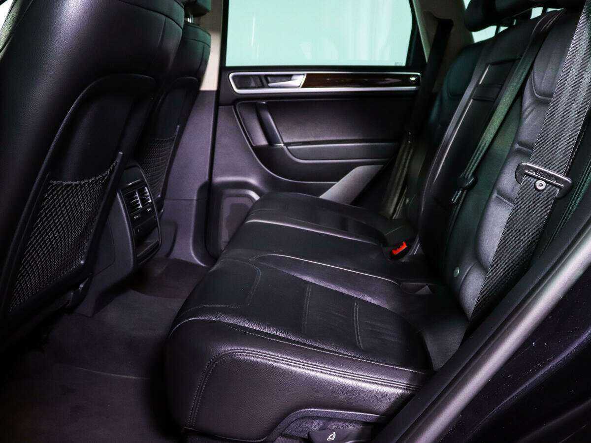 Купить Volkswagen Touareg с пробегом. Фото: #9