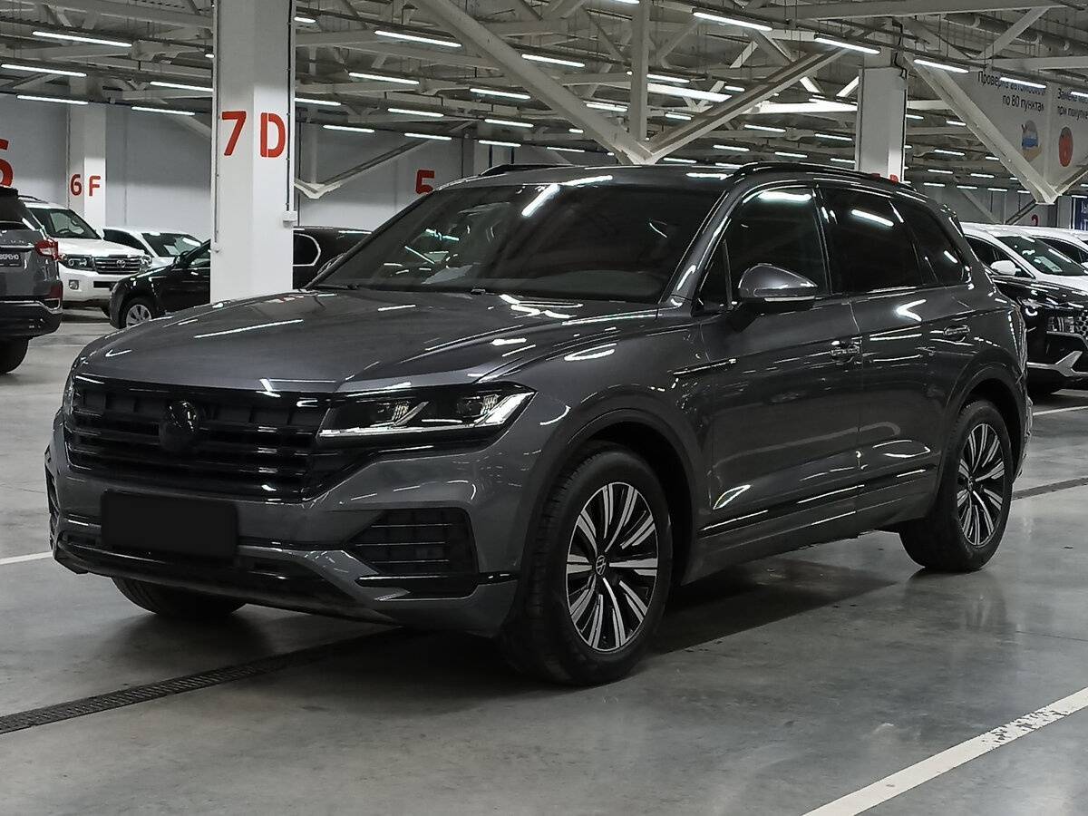 Купить Volkswagen Touareg с пробегом. Фото: #0