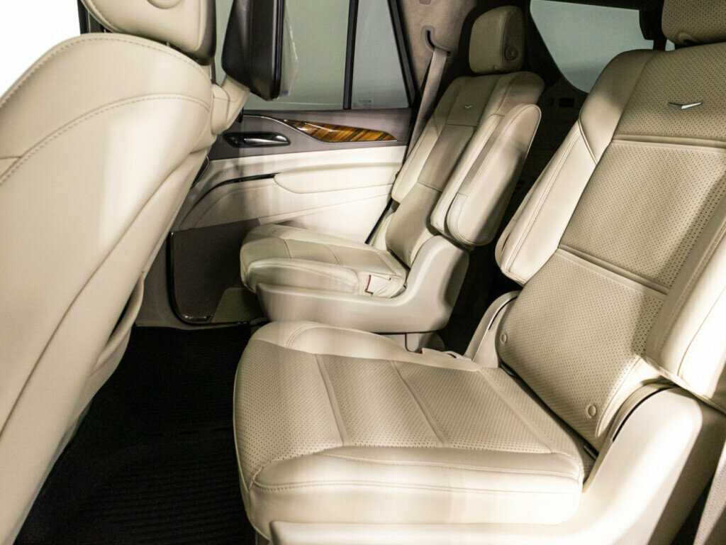 Купить Cadillac Escalade с пробегом. Фото: #7