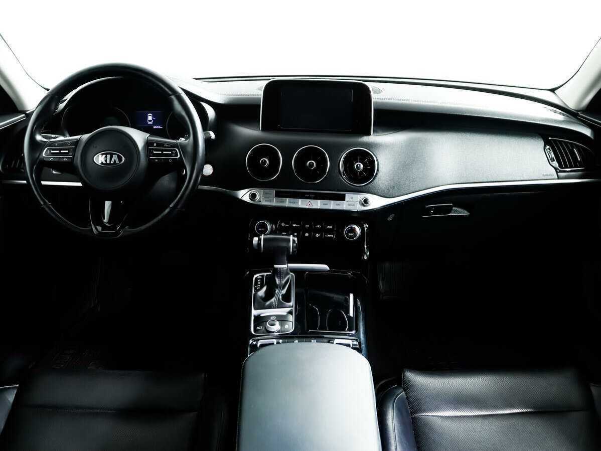Купить Kia Stinger с пробегом. Фото: #10