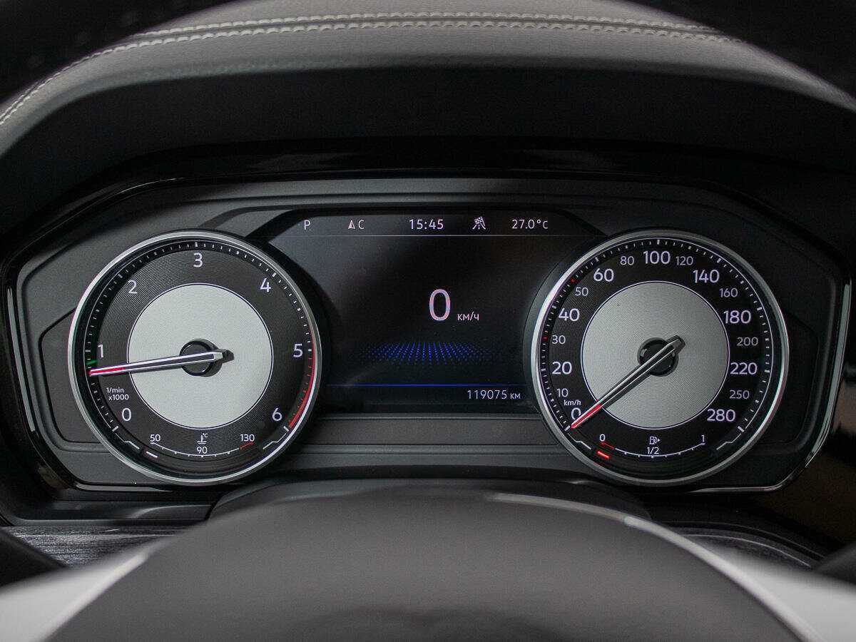 Купить Volkswagen Touareg с пробегом. Фото: #12