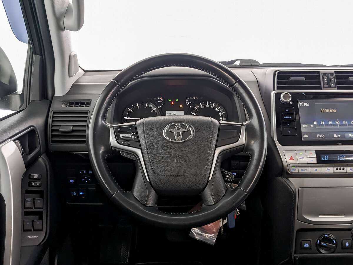 Купить Toyota Land Cruiser Prado с пробегом. Фото: #17