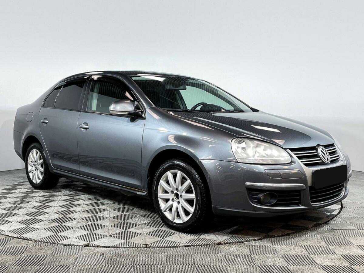 Купить Volkswagen Jetta с пробегом. Фото: #2
