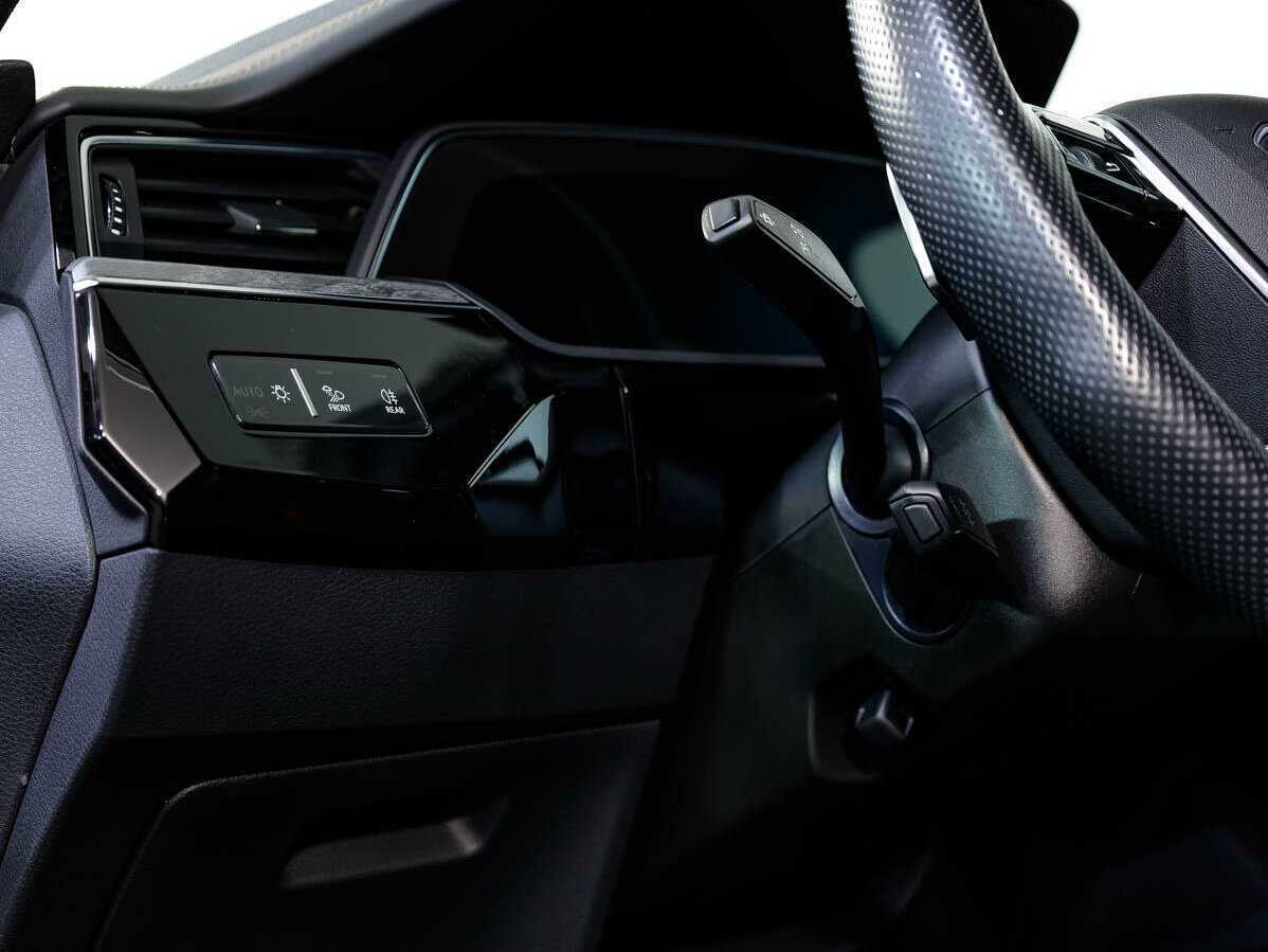 Купить Audi e-tron с пробегом. Фото: #15