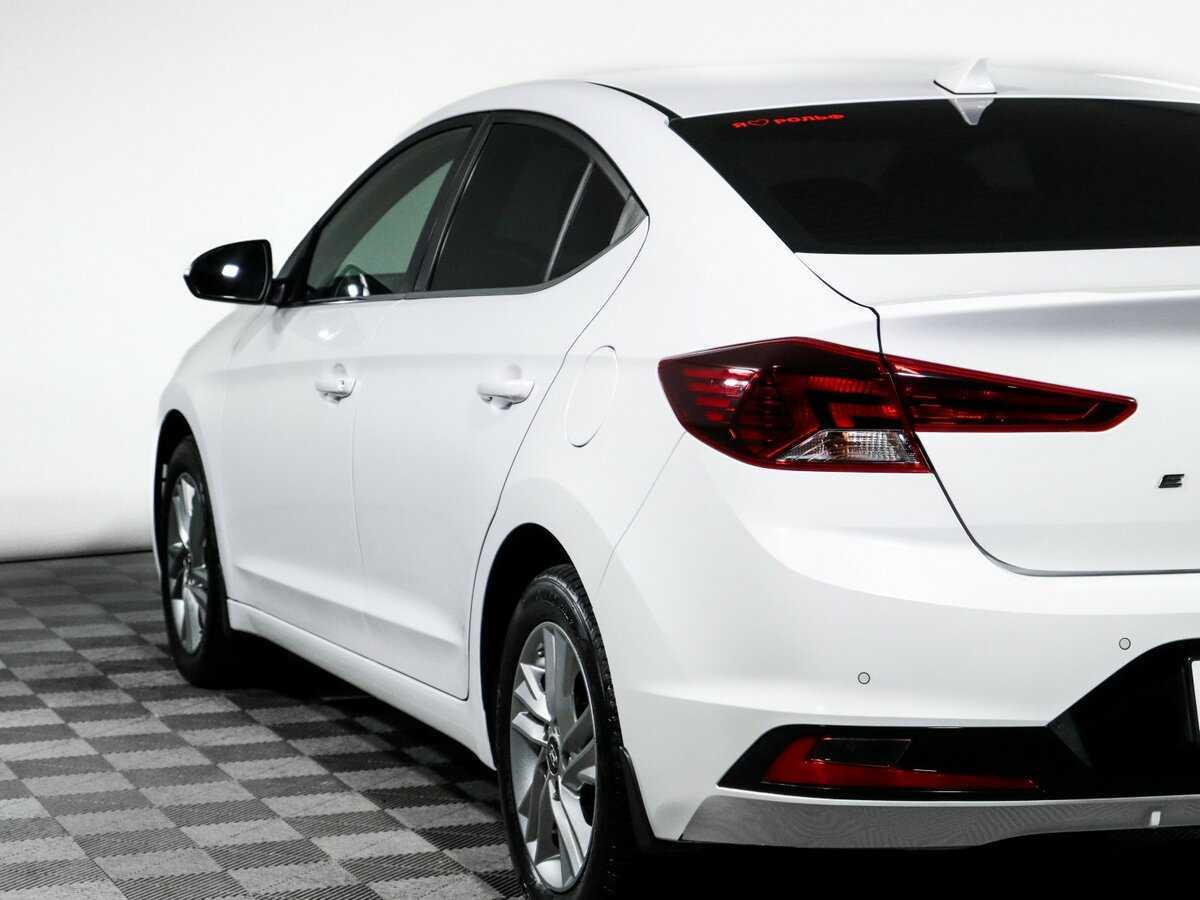 Купить Hyundai Elantra с пробегом. Фото: #19