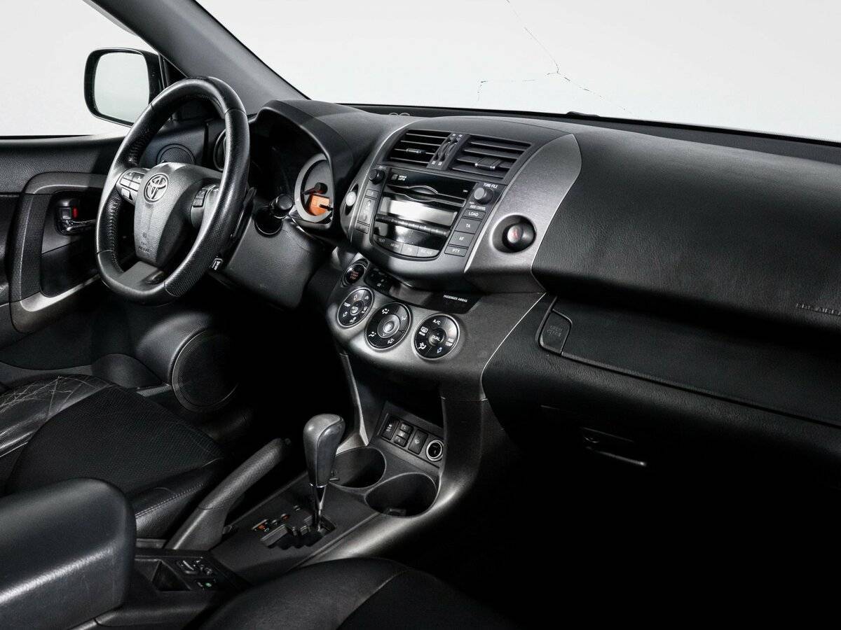 Купить Toyota RAV4 с пробегом. Фото: #8