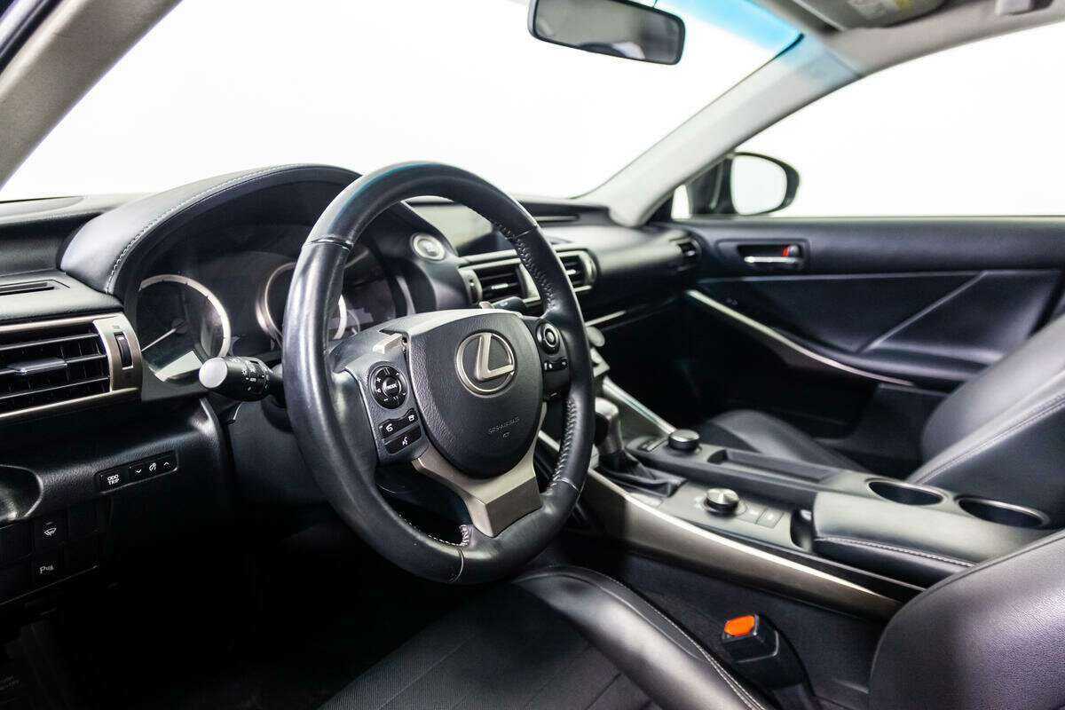 Купить Lexus IS с пробегом. Фото: #11