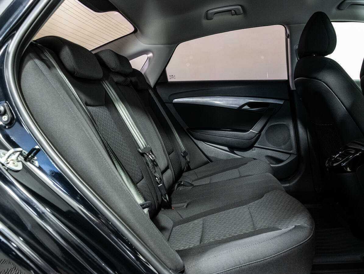 Купить Hyundai i40 с пробегом. Фото: #9