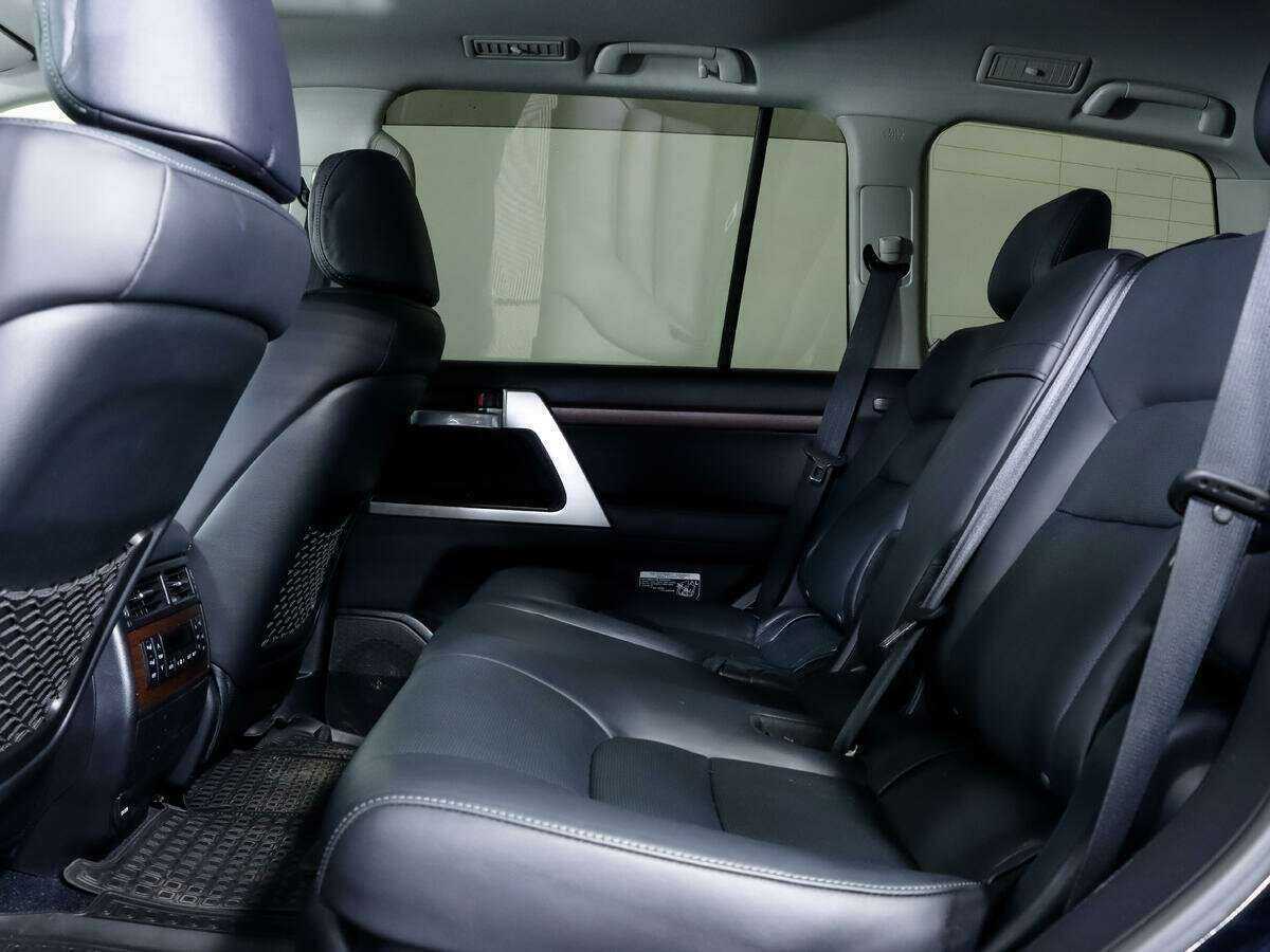 Купить Toyota Land Cruiser с пробегом. Фото: #6