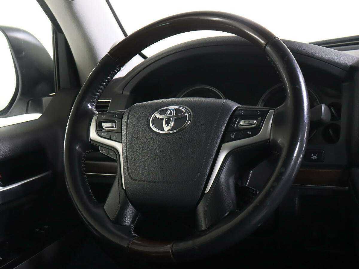 Купить Toyota Land Cruiser с пробегом. Фото: #13