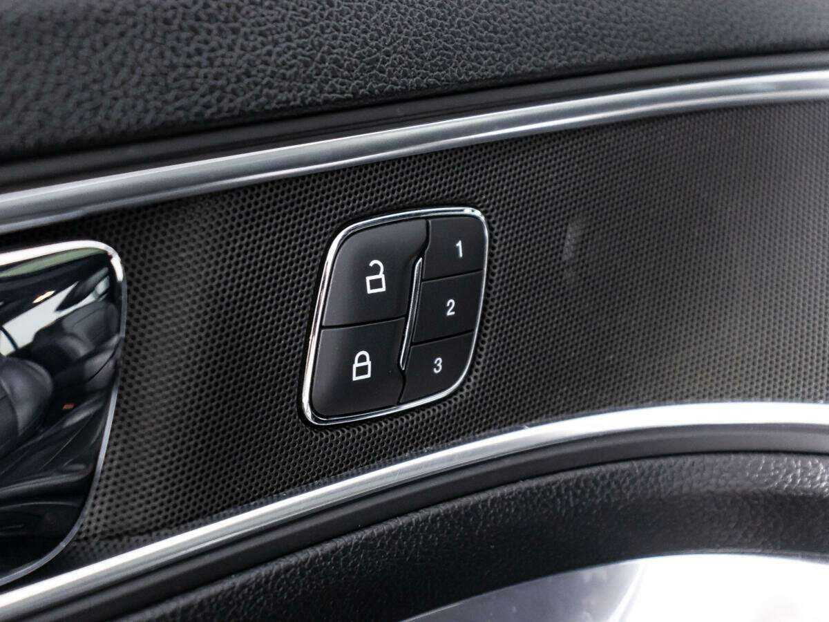 Купить Ford Explorer с пробегом. Фото: #16