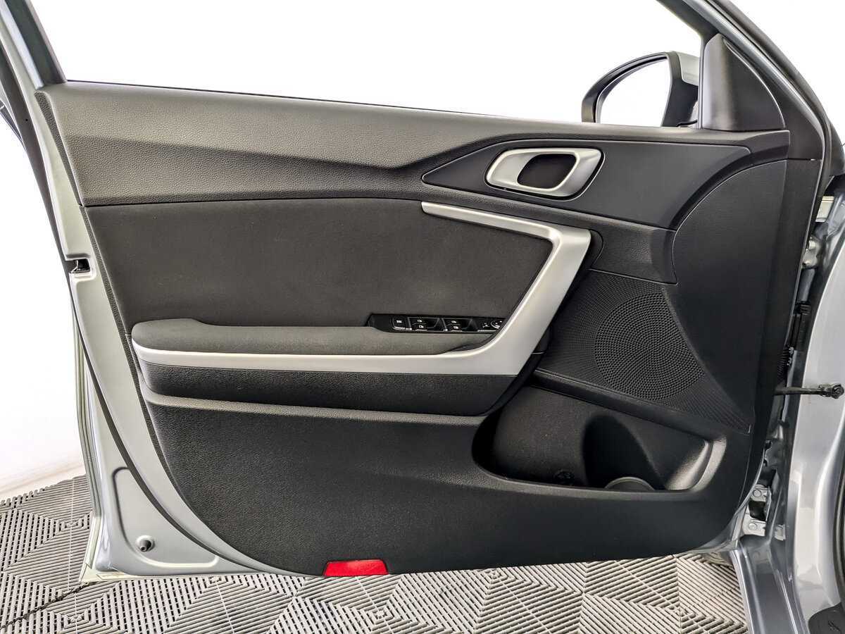 Купить Kia Ceed с пробегом. Фото: #14