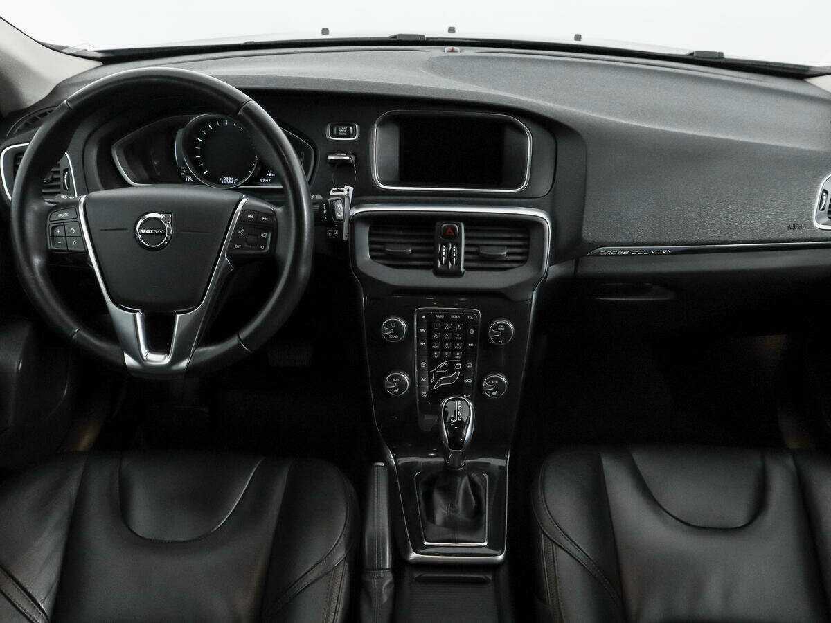 Купить Volvo V40 Cross Country с пробегом. Фото: #12