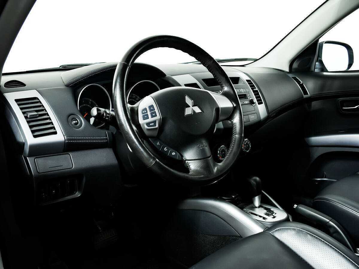 Купить Mitsubishi Outlander с пробегом. Фото: #12