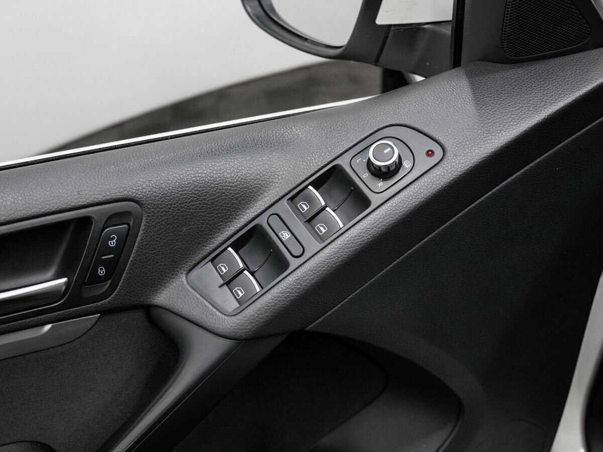 Купить Volkswagen Tiguan с пробегом. Фото: #15
