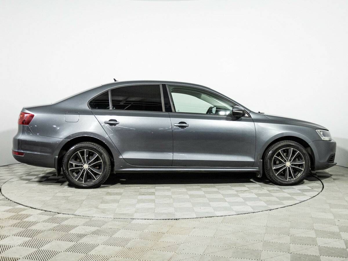 Купить Volkswagen Jetta с пробегом. Фото: #3