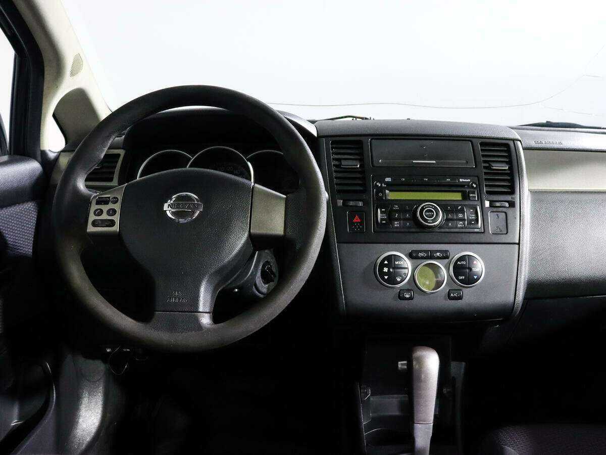Купить Nissan Tiida с пробегом. Фото: #9