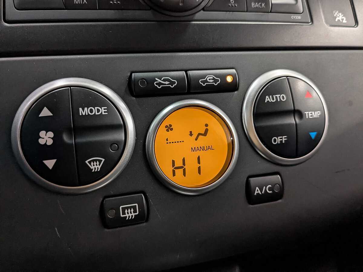Купить Nissan Tiida с пробегом. Фото: #19