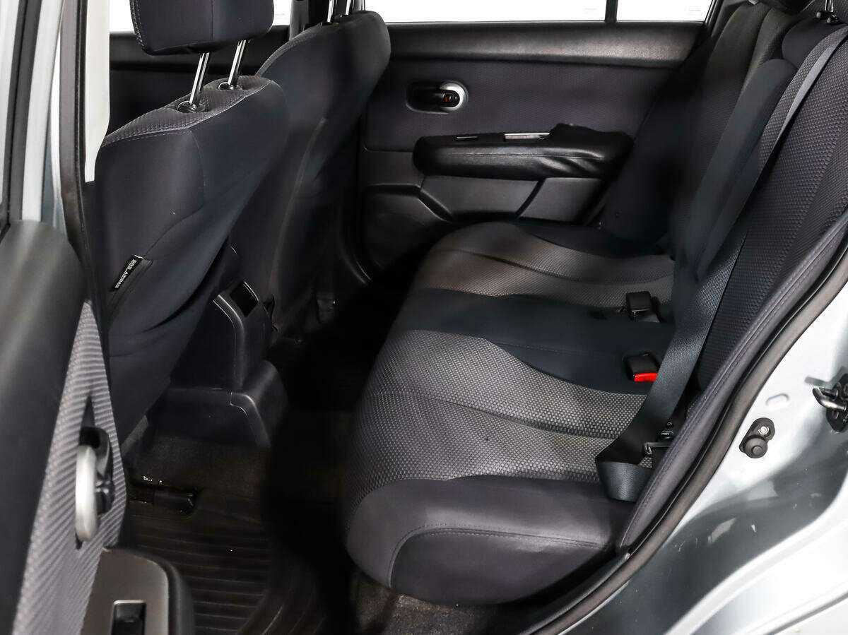 Купить Nissan Tiida с пробегом. Фото: #7