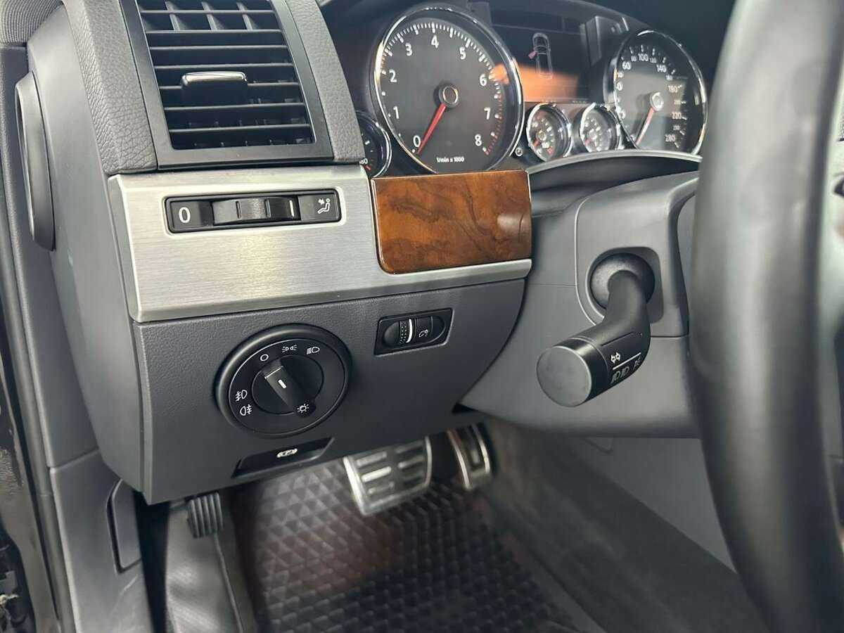 Купить Volkswagen Touareg с пробегом. Фото: #7