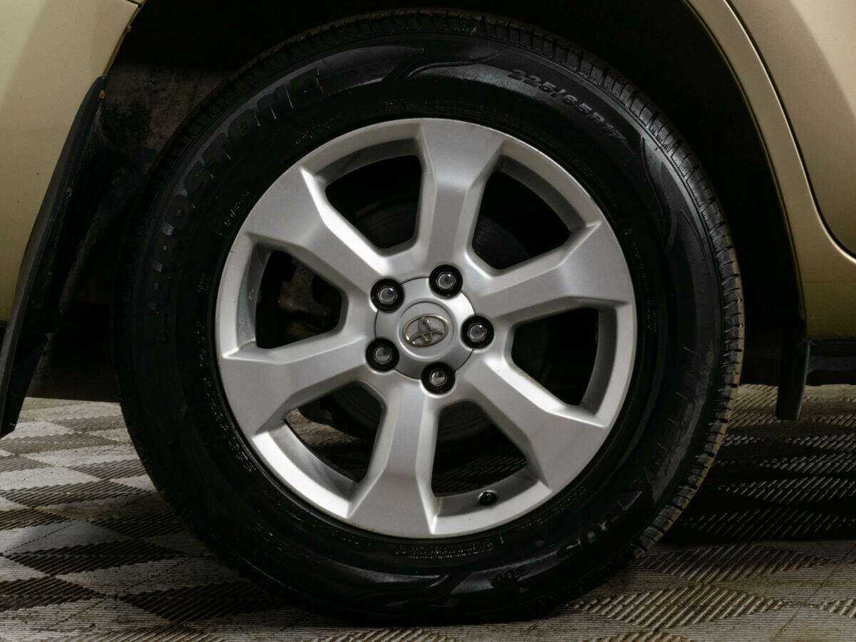 Купить Toyota RAV4 с пробегом. Фото: #12